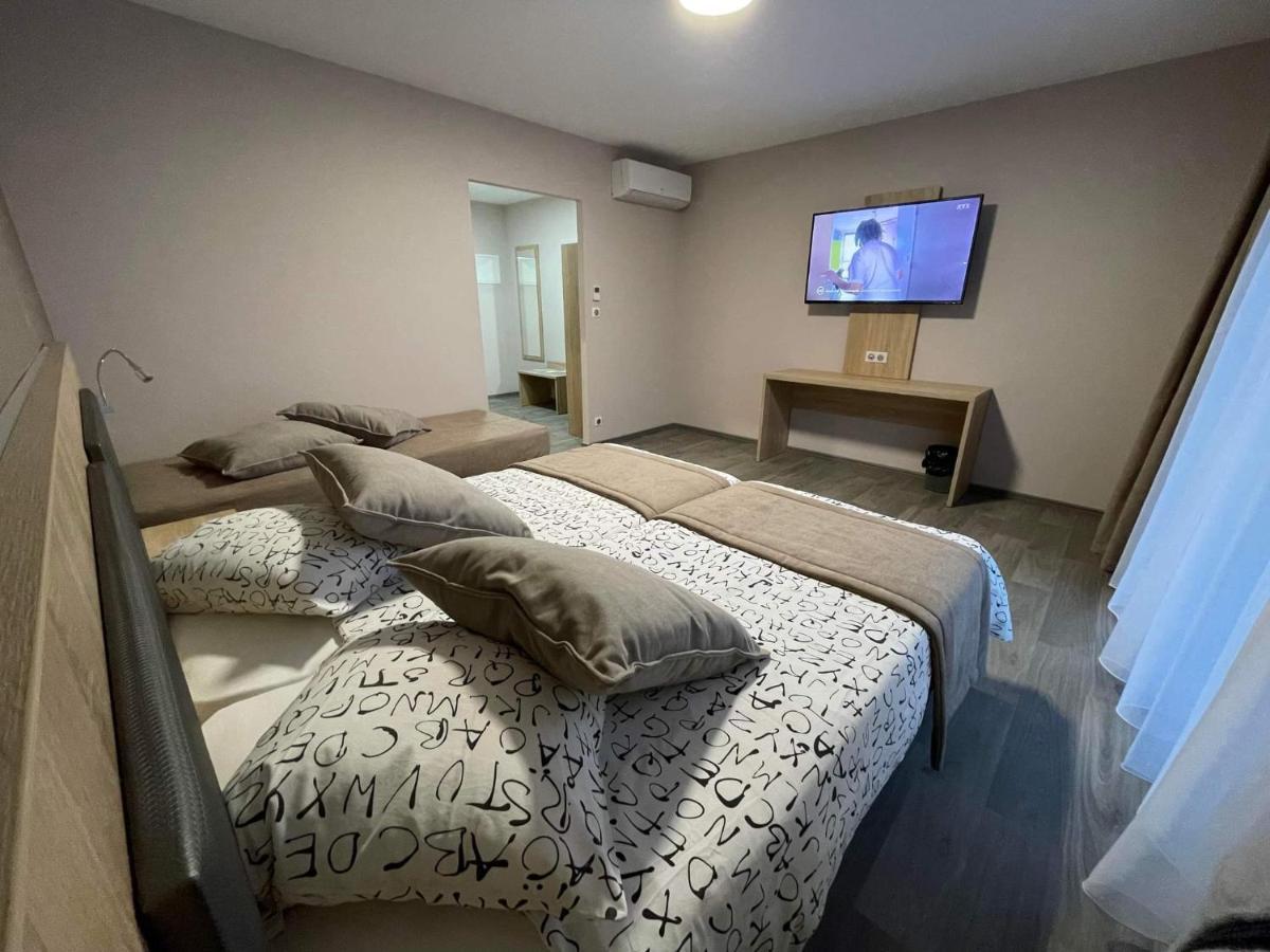 Hotel Maas Val-de-Meuse Εξωτερικό φωτογραφία